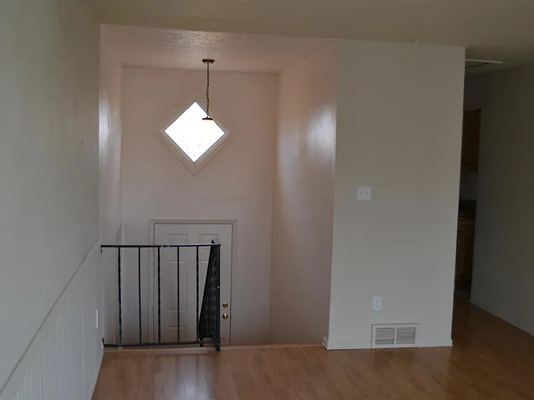 528 Campbell Way — Photo 5