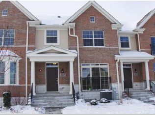2155 Apple Hill Ln, Buffalo Grove, IL 60089