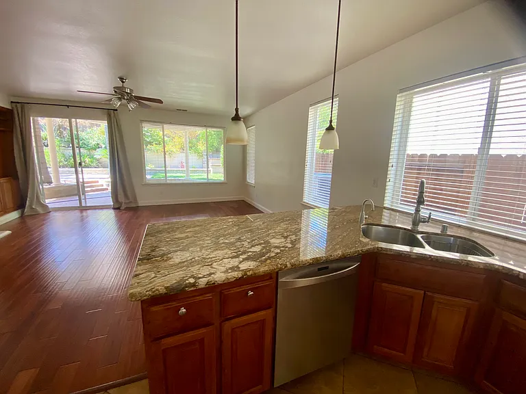 3073 Mammoth Way — Photo 12