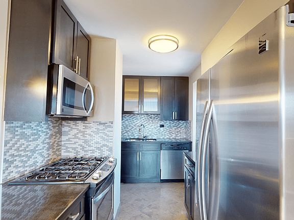 4th image of 310 Greenwich St APT 36k