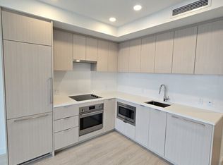 13675 107a Ave #806, Surrey, BC V3T 2H2