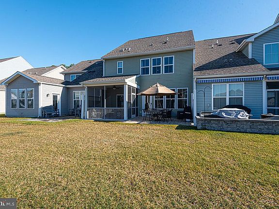 3rd image of 38489 Carroll Dr