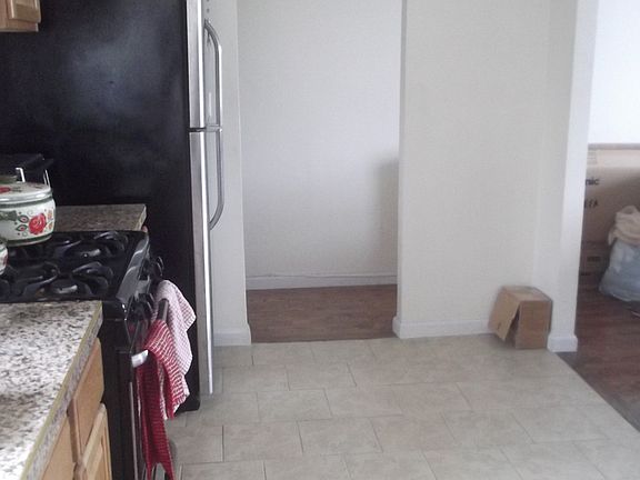 5th image of 227 S 2nd St APT 15
