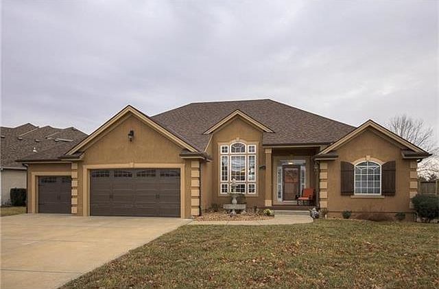 Curb Appeal in this Nice Neighborhood