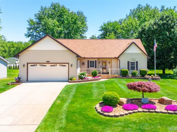 7373 Ponderosa Dr, Swartz Creek, MI 48473