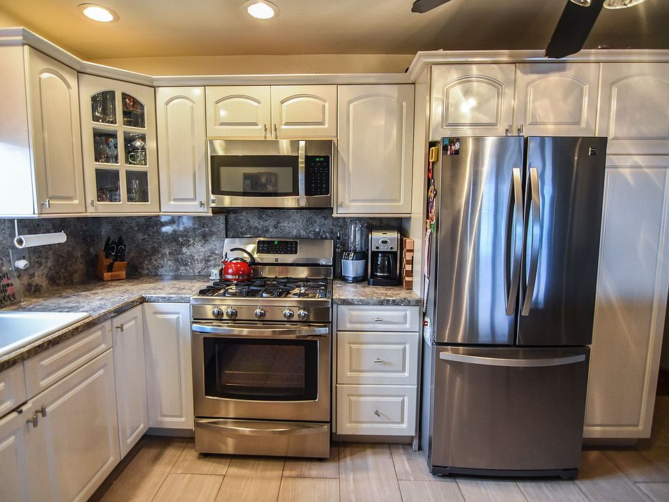 1st image of 215 Lamport Blvd