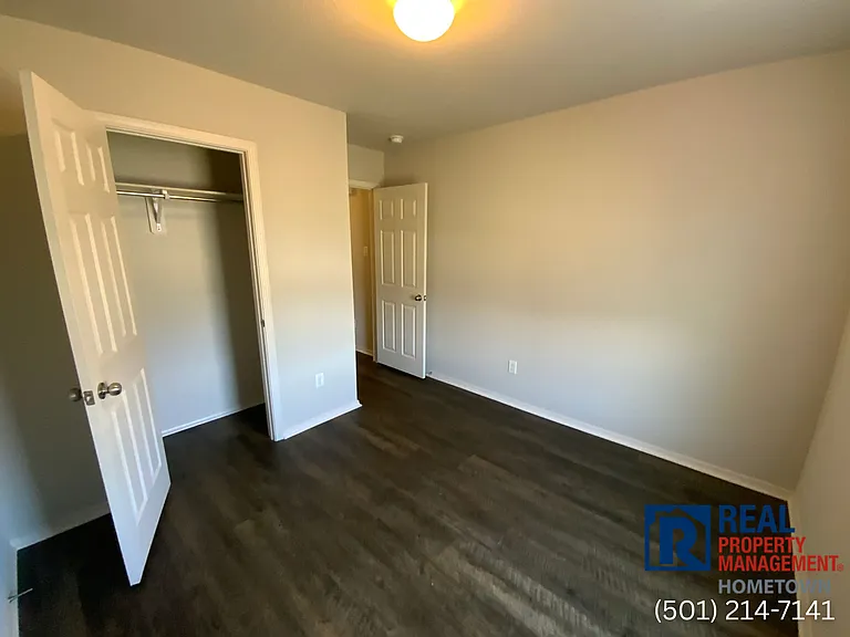 41 Winter Valley Cv — Photo 15