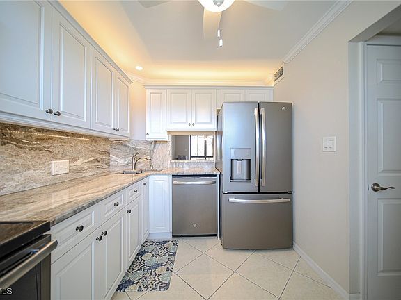 3rd image of 5959 Winkler Rd APT 206