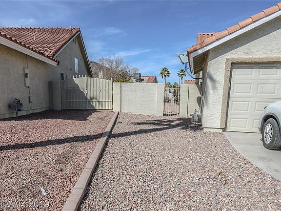 2nd image of 136 Blue Creek Way