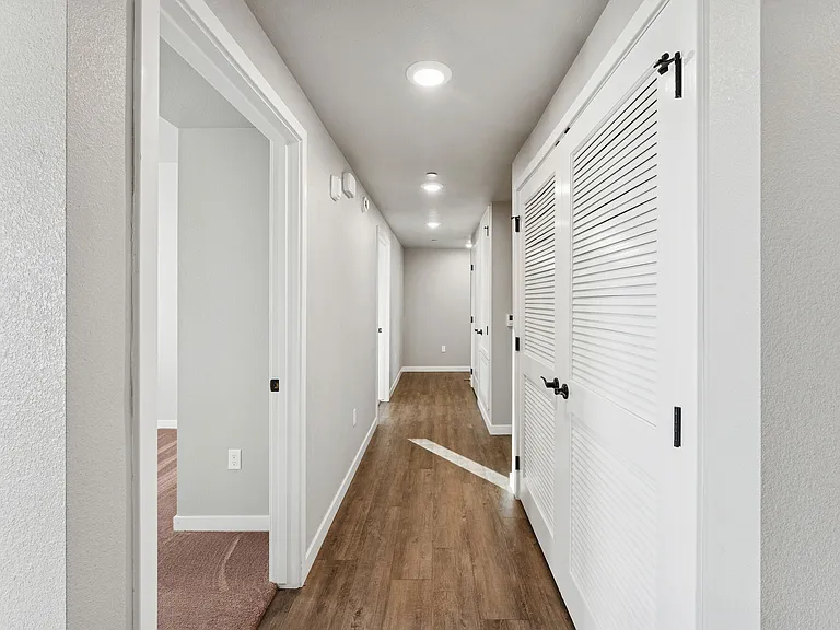 Centennial Gardens Apartments — Photo 18