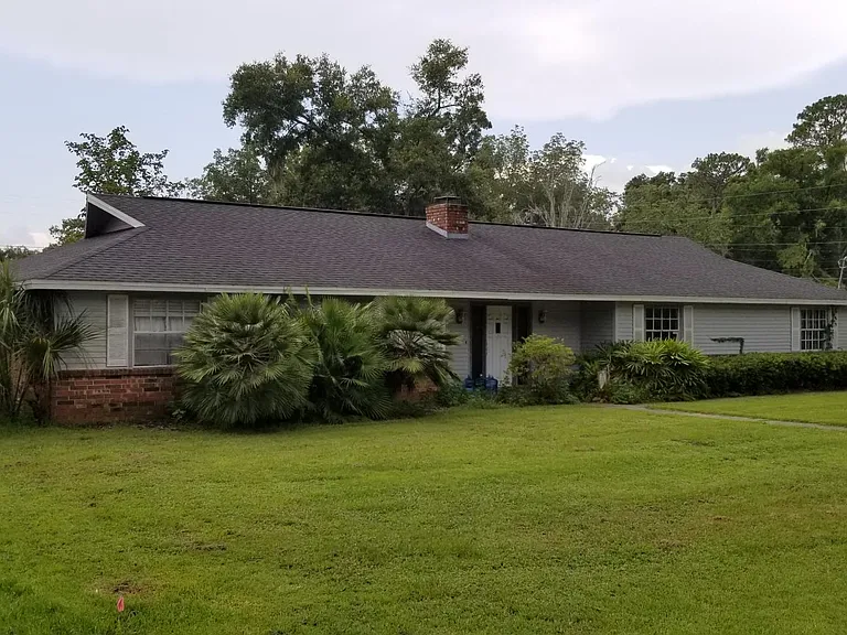 3908 SE 10th Ln — Photo 1