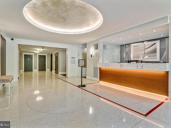 3rd image of 4000 Tunlaw Rd NW APT 121