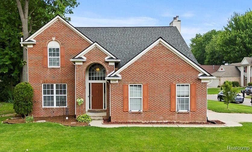 1st image of 2248 Forest Hills Dr