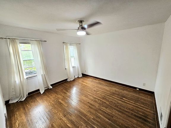 4th image of 5067 Oleatha Ave