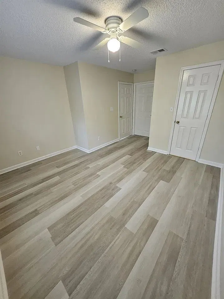 3 bed, 2.0 bath, 1056 sqft, $1,400 — Photo 3