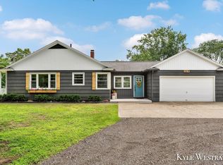 319 Dewitt Ln, Spring Lake, MI 49456