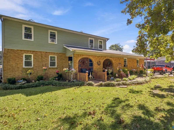 501 Shane Ln, Rainbow City, AL 35906