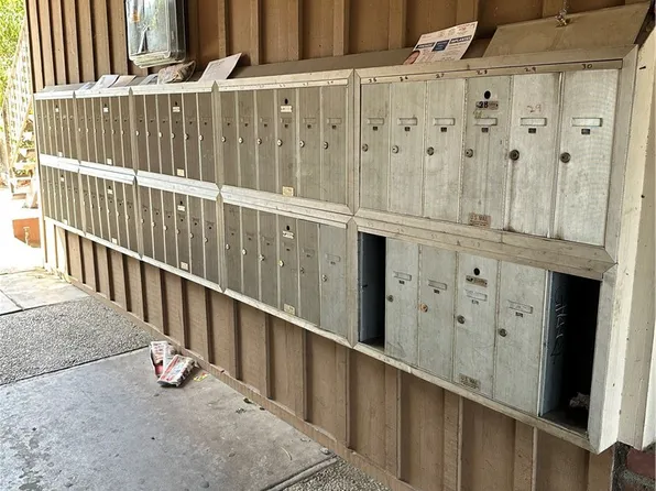 15040 Parthenia St, North Hills, CA 91343