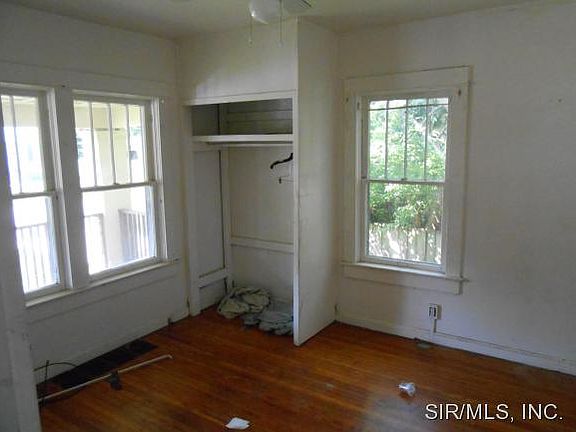 2nd image of 810 N 84th St