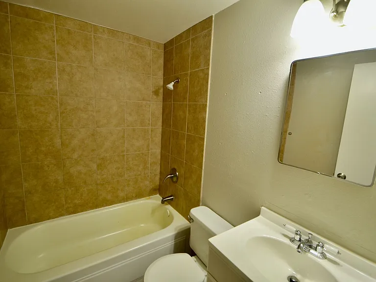 1160-1198 S Allison St — Photo 10