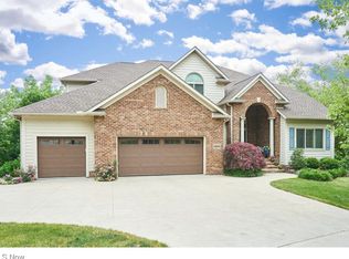 1225 Riverwoods Dr, Akron, OH