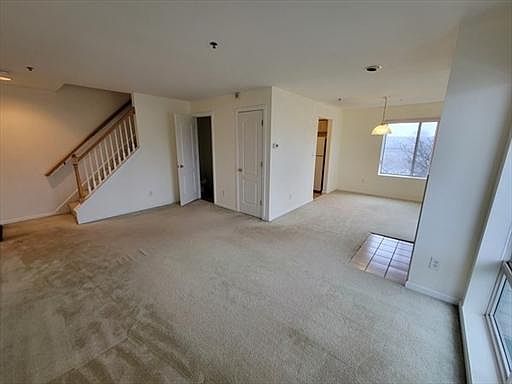 5th image of 200 Falls Blvd #310