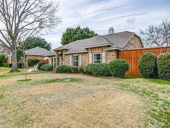 5th image of 330 Ashley Dr