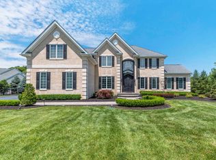 9 Deer Run Dr, Freehold, NJ 07728