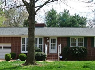 4720 Boxwood Dr, Walkertown, NC 27051