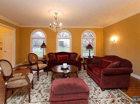 3rd image of 3 Olde Woods Ln