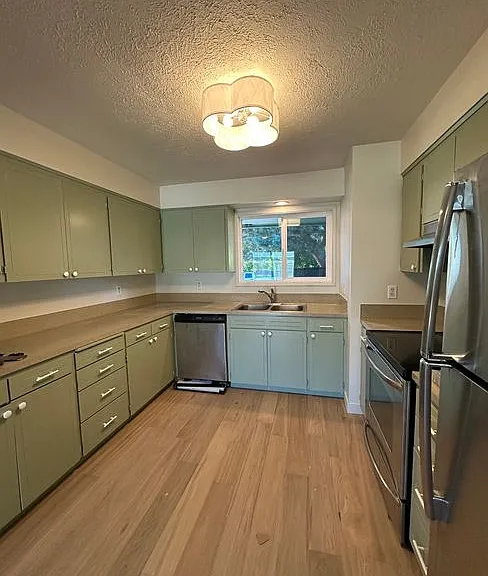 8715 NE 26th Ave — Photo 5