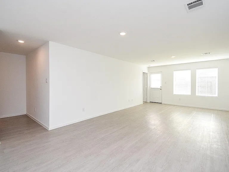 3045 Fantasy Terrace Dr — Photo 8