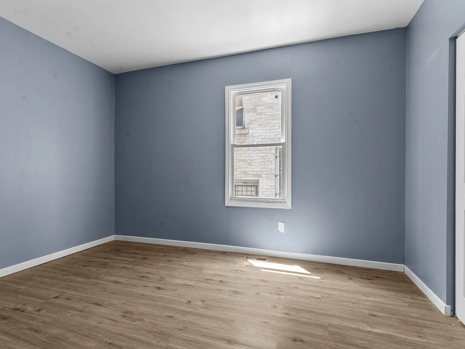 3 bed, $1,250 — Photo 4