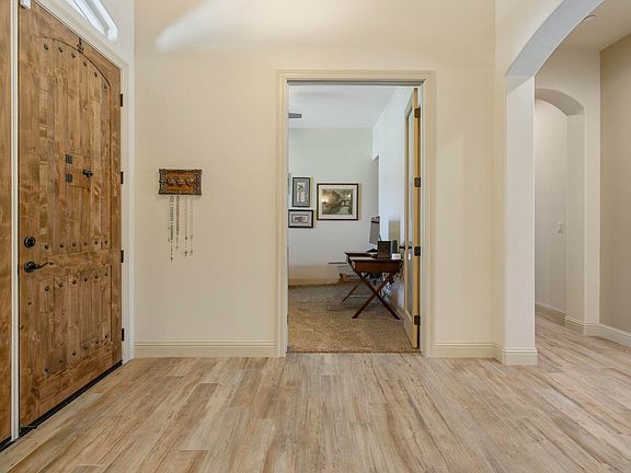 5th image of 710 Olivewood Drive