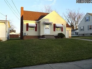 457 N Bon Air Ave photo 1