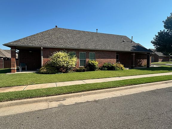 3rd image of 1217 SW 85th Ter