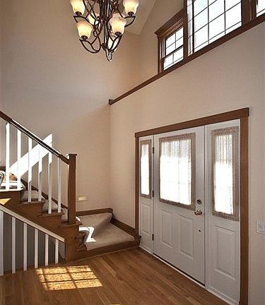 2nd image of 476 Wordsworth Ct