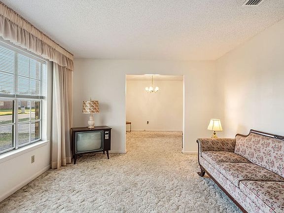 5th image of 305 17th St