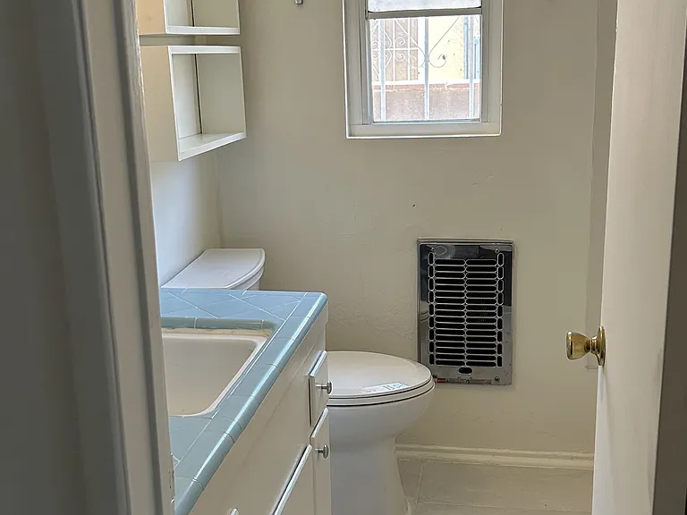1933 S Palm Grove Ave — Photo 11