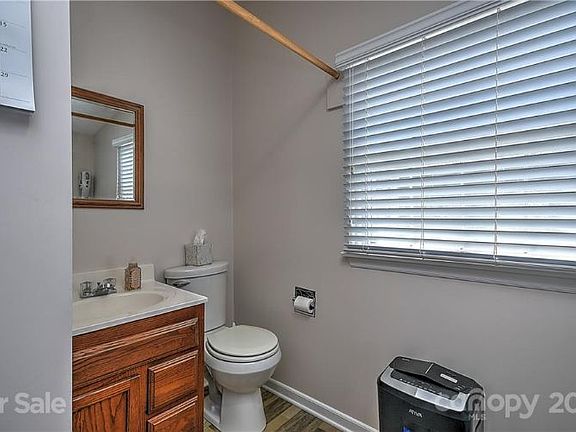 4th image of 4833 S Wind Dr
