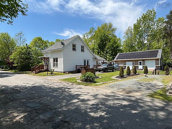 2nd image of 22 Forest St