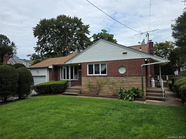 42 Sheridan Street, Huntington, NY 11743