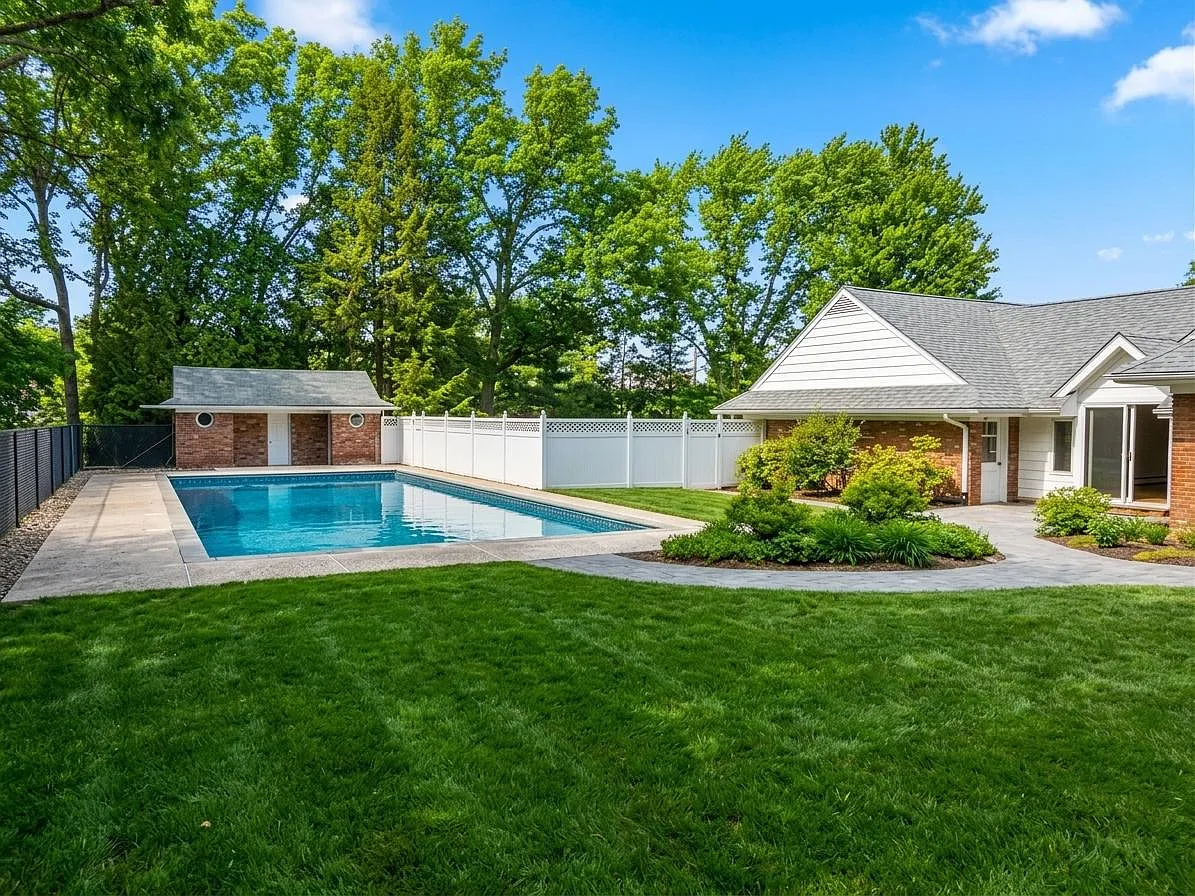 4 bed, 4500 sqft, $7,000 — Photo 3
