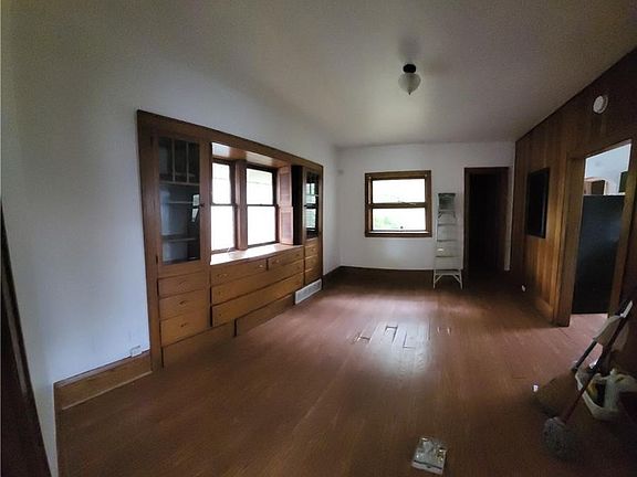 5th image of 868 E Buchtel Ave