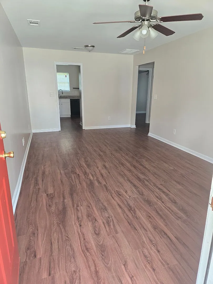 Building Photo - 210-212 Woodcrest Cir