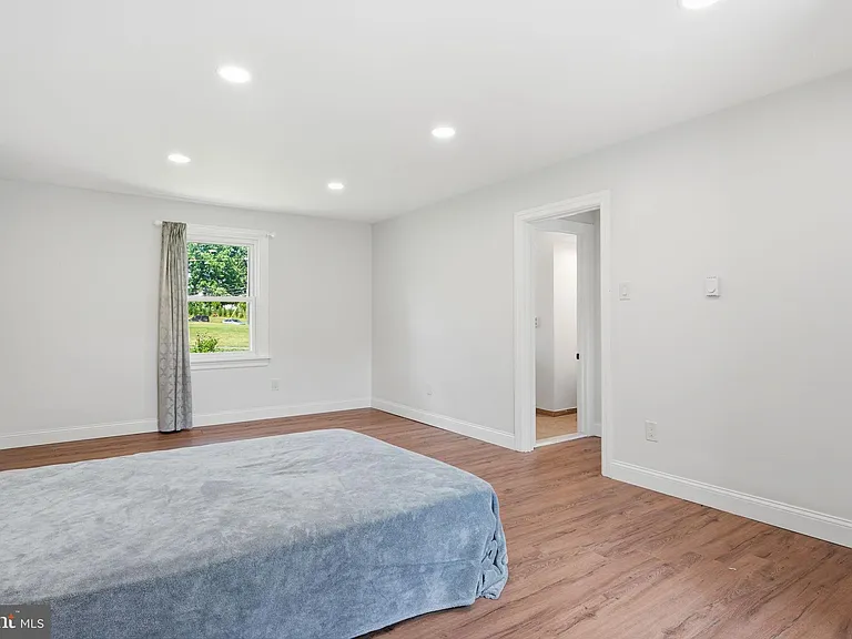 612 Bustleton Pike — Photo 14
