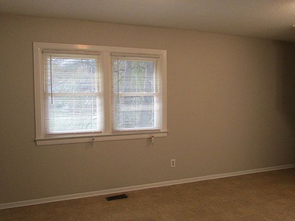 5th image of 1512 Green Circle Dr