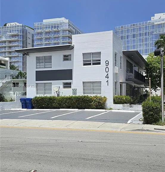 9041 Harding Ave #3 — Photo 2
