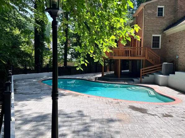 9309 Langford Ct, Potomac, MD 20854