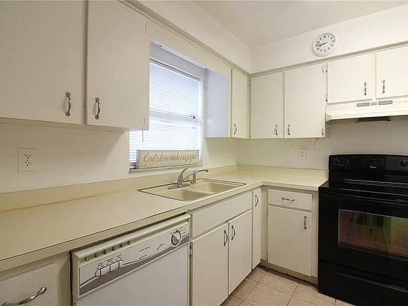 4th image of 1040 Harden Ct